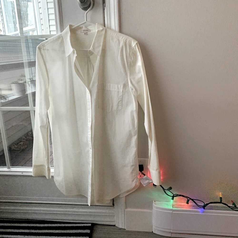 Aritzia Sunday Best Button Up Shirt